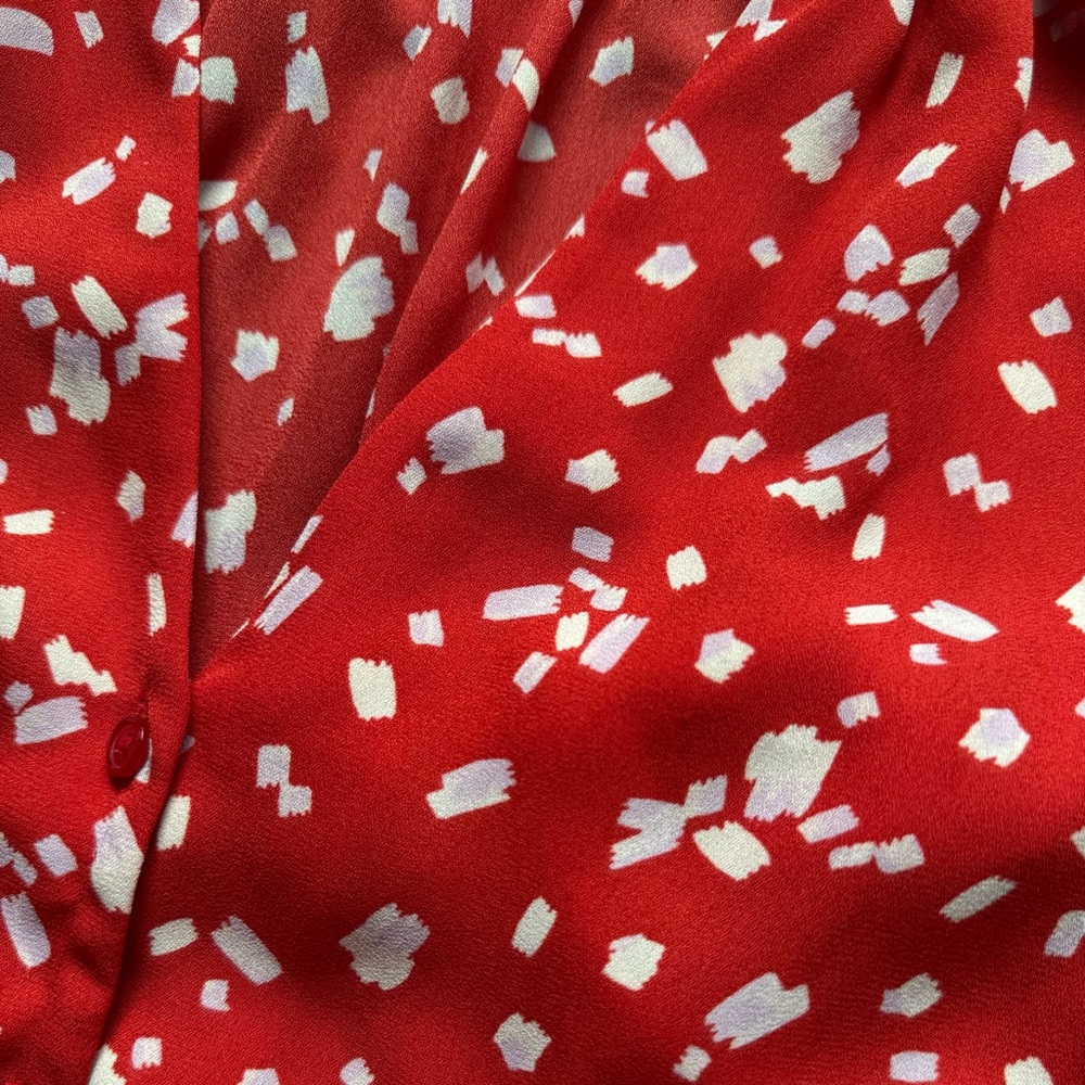 Lush Red Printed Blouse White Purple Detail V Neck Lightweight Top Size M - Picture 7 of 7